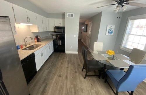 North Charleston Apartamento | Bubbly Chateau in Park Circle