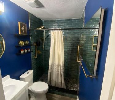 North Charleston Apartamento | Bubbly Chateau in Park Circle