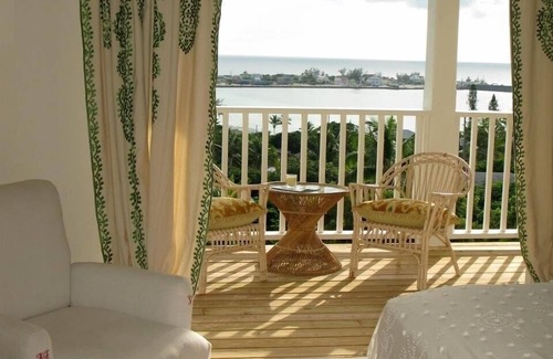 Governor's Harbour Casa | Buccaneer Hill Main House 5 Bedroom Home