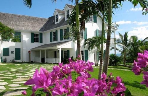 Governor's Harbour Casa | Buccaneer Hill Main House 5 Bedroom Home