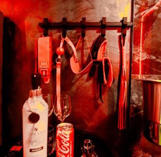 Sector 4 Apartamento | Bucharest red rooms jacuzzi