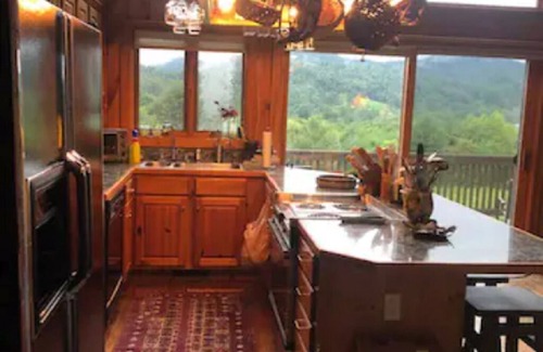 Cullowhee Casa | Rare Mountain Double Vision Lake Glenville Private Rd King Bed Pet Friendly