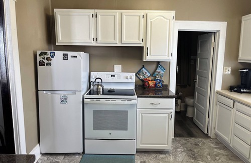 Port Clinton Casa | Buckeye Bungalow 2 Park-Beach-Bonfires-Bikes. Near everything & dog friendly