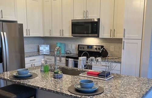Lindbergh Casa | Buckhead Luxury 2bed 2bath Unit!!!