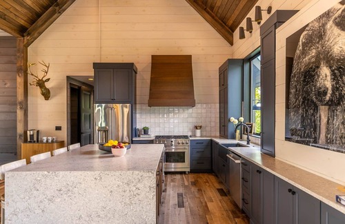 Elk Park Casa | Bucks and Bunnies at Eagles Nest - new, luxury with huge views, hot tub