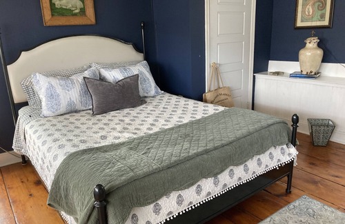 New Britain Township Otro | Bucks County Cozy, Rustic Farmhouse Guest Suite