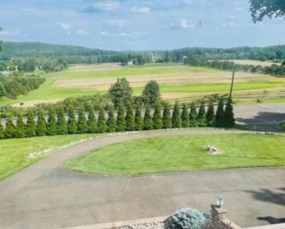 Forest Grove Casa | Bucks County Oasis