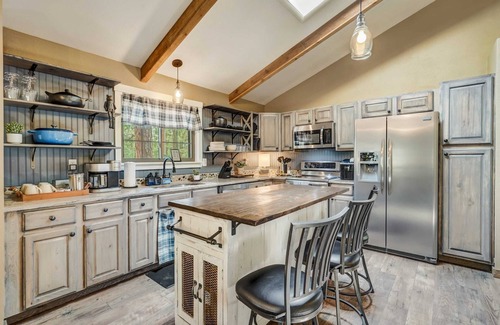 Monument Casa | Buckskin Hideaway, Hiking & Biking Trails BBQ