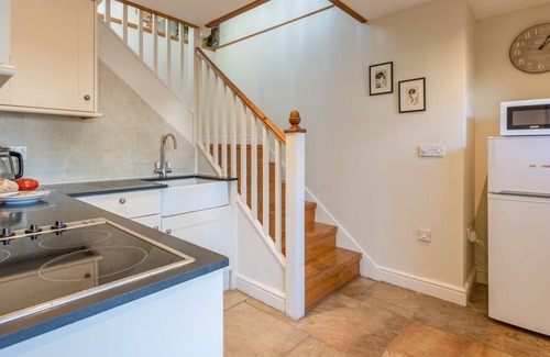 Staunton Cabaña | Buckstone House Coach House, Forest of Dean - sleeps 4 guests in 2 bedrooms