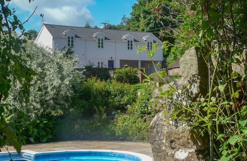 Staunton Cabaña | Buckstone House Coach House, Forest of Dean - sleeps 4 guests in 2 bedrooms