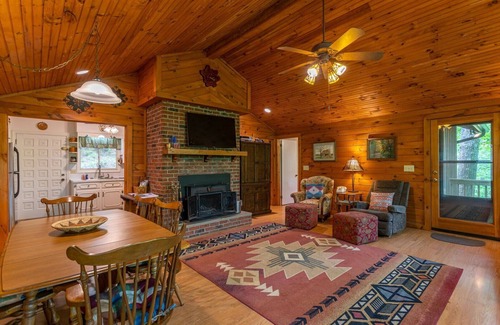 Todd Cabina | Bucky's Hideaway - Cool Private River Retreat en Todd