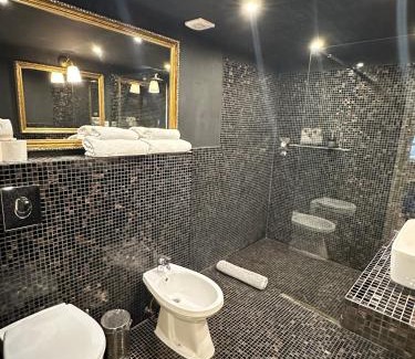 Terezvaros Apartamento | Budapest Central Opera with Gym & Spa