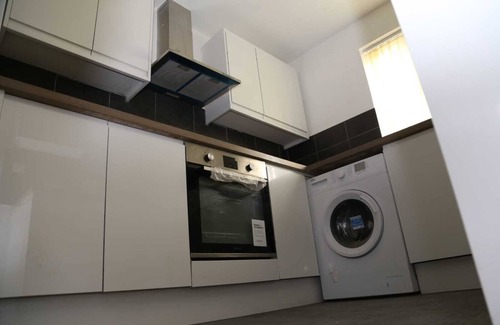 Thamesmead Casa | Budget 4-bedrooms In Thamesmead