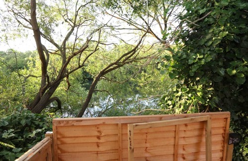 Thamesmead Casa | Budget 4-bedrooms In Thamesmead