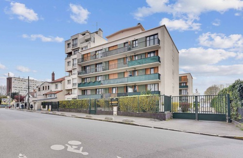 Bondy Apartamento | Budget apart with balcony near Paris