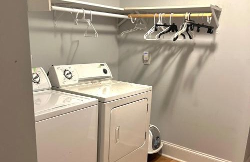 Downtown Baltimore Casa | Budget Bed Room near Downtown Inner Harbor w Free Parking