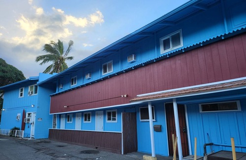 Wailuku Apartamento | Budget Downtown Studio C with Dedicated Queen Bed, AC, WIFI & 4 free Streamers!