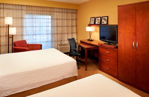 Auburn Hills Complejo | Budget-friendly Accommodation! Indoor Swimming Pool, Pets are Welcome!