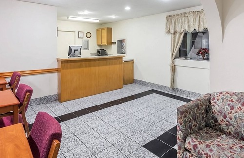 Austin Ave. Complejo | Budget-friendly Accommodation at Knights Inn Franklin Ave Waco! Free Parking