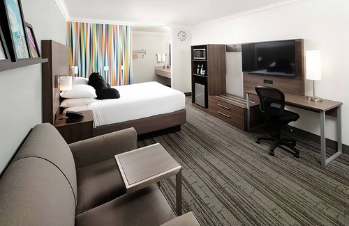 Temecula Complejo | Budget-Friendly Stay in Signature Temecula! Free Parking, Onsite Swimming Pool