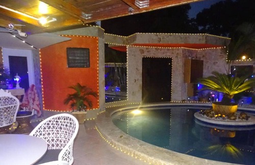 Playa Chiquita Apartamento | Budget guest-friendly room near casino and beach
