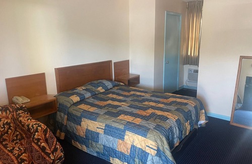 Huntington Hotel | Budget Host Alexandria