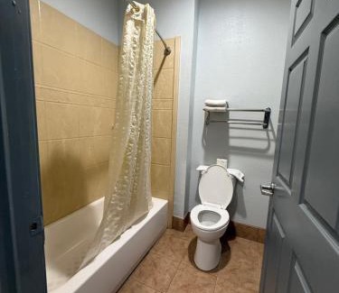 Greater Fondren Southwest Hotel | Budget Host Inn Stafford - Houston