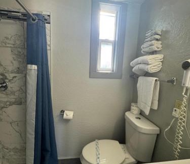 Lakeside Park Hotel | Budget INN At The Heavenly Gondola