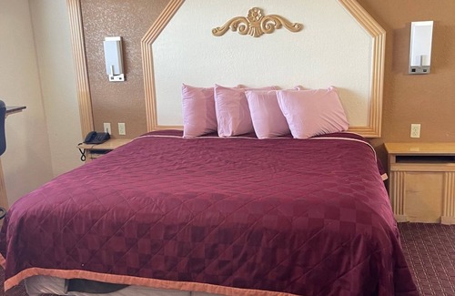 Central City Hotel | Budget Inn & Suites Shoreline