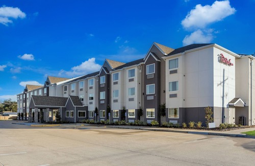 Sulphur Casa | Budget Lodging in Sulphur: Parking Available Onsite, Pets Stays FREE!