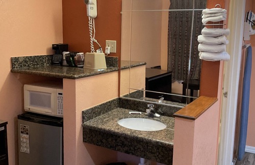 Old Mountain View Hotel | Budget Motel