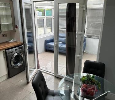 Offerton Casa | Budget Room with Private Bathroom