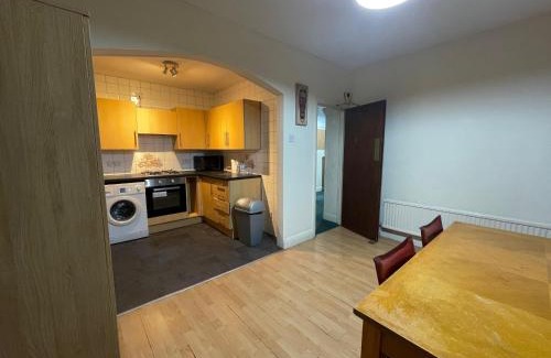 Luton Casa | Budget Stay In Luton 02 04