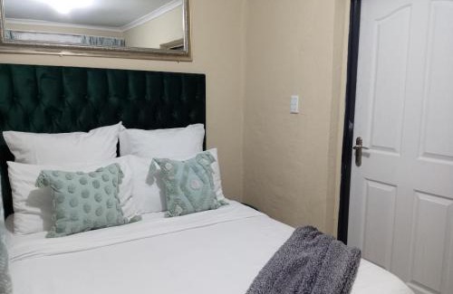 Krugersdorp Casa | Budget Stays at Olivia Pines Guesthouse