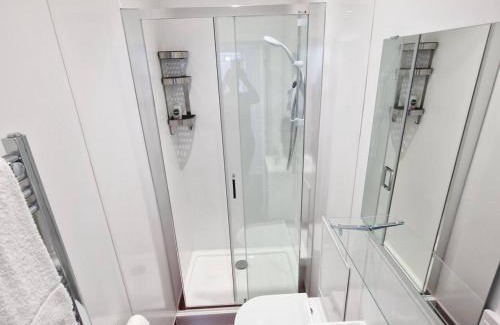 Norwich Apartamento | Budget Studio Apartment Ensuite Shower & Parking