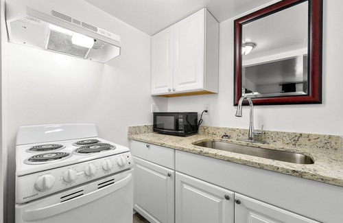Atlanta Hotel | Budgetel Inn and Suites