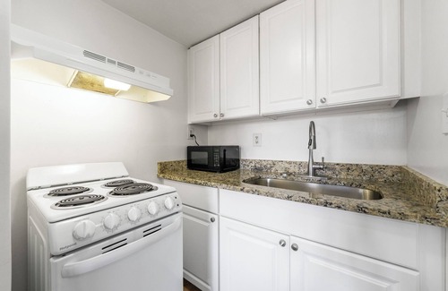 Atlanta Hotel | Budgetel Inn and Suites