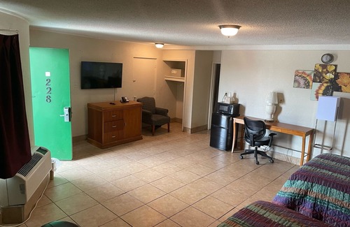 Bashford Manor Hotel | Budgetel Inn & Suites