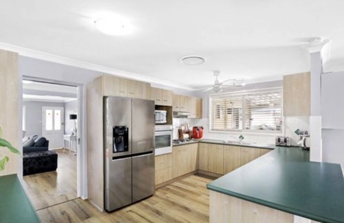 Budgewoi Casa | Budgewoi home between 2 Lakes & 5 minutes from Budgewoi Beach