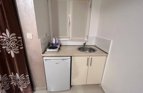 Podmaine Apartamento | Budva Center Kitchen Studio Apartment