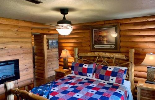 Saint Joe Casa | Buffalo River Lodge (Yellville)- Lower Level