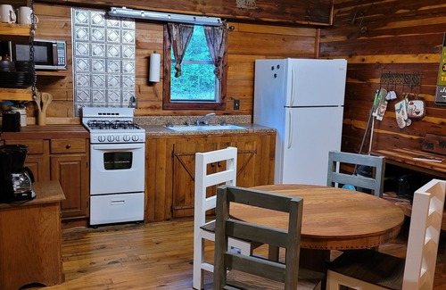 Jasper Cabina | Buffalo Trails Cabin , 1.5 mi to Jasper, Ar., close to Buffalo National River