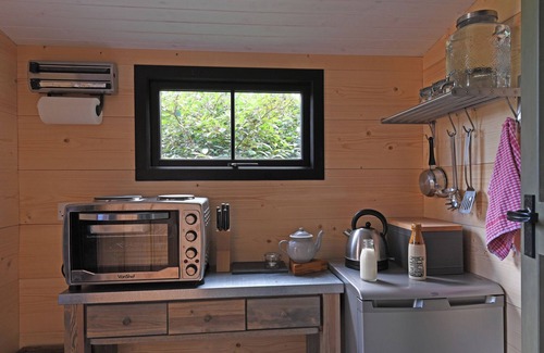 Llantwit Major Cabaña | BUGAIL HUT, romantic, with open fire in Llantwit Major