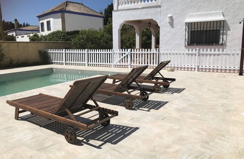 Conil de la Frontera Chalet De Esquí | La Buganbilia. Ideal para unas buenas vacaciones
