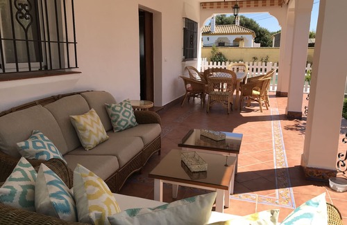 Conil de la Frontera Chalet De Esquí | La Buganbilia. Ideal para unas buenas vacaciones