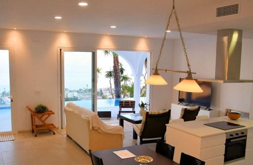 Torre de Benagalbon Casa | Buganvilla Cómoda residencia de vacaciones