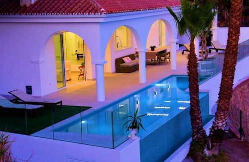 Torre de Benagalbon Casa | Buganvilla Cómoda residencia de vacaciones