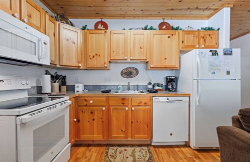 Fall River Estates Condominio | Bugle Pointe B18 (HT)