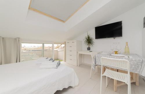 Coslada Apartamento | Buhardilla con terraza acogedora