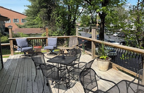 Bardstown Casa | Built in 1873. We are located a couple blocks from downtown Bardstown.